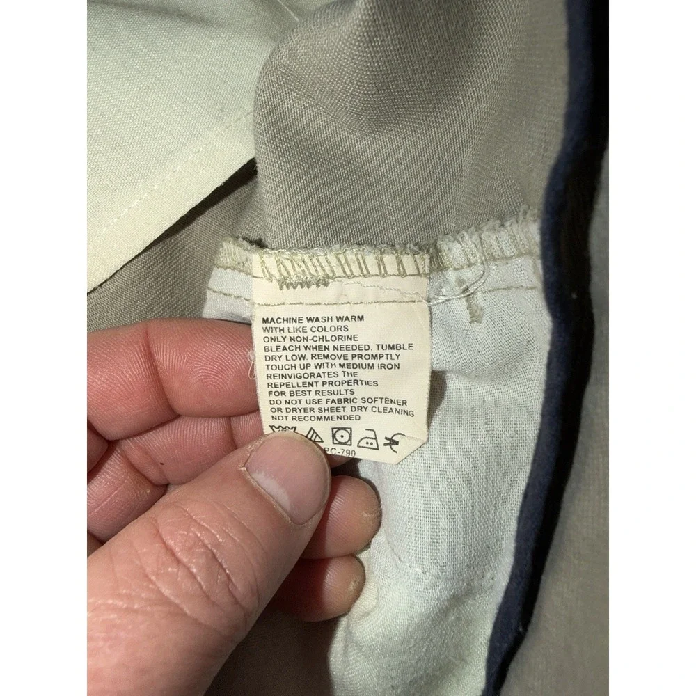 Izod Chinos Men's Khaki Pants Size 42x32 Straight Fit Excellent Condition